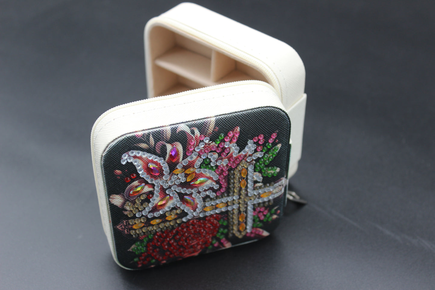 Portable Diamond Painting Jewelry Storage Box Black PU Leather Jewelry Ring Organizer Case with Red Rose and Cross