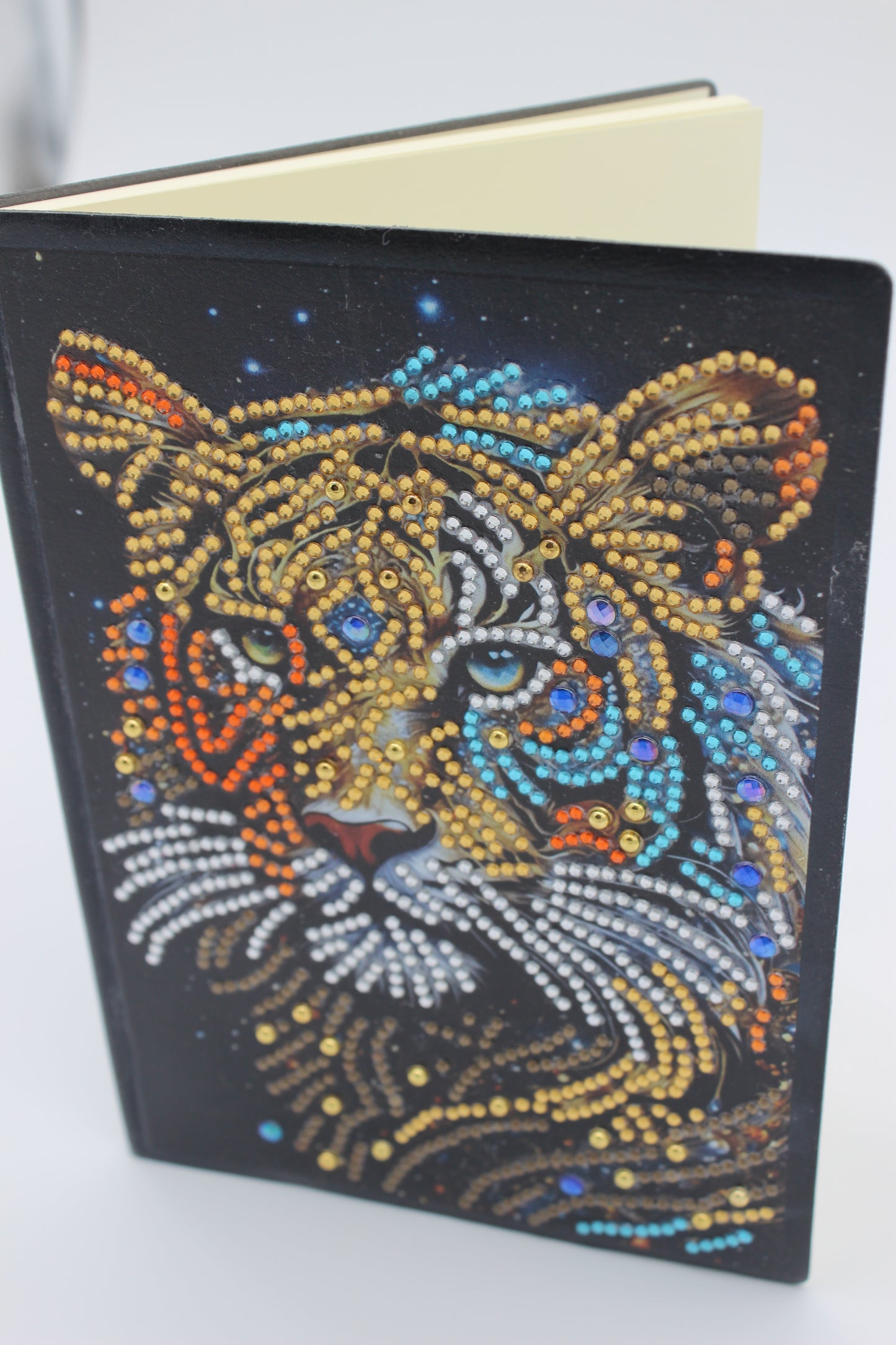 Diamond Art Journal of White and Yellow Oriental Tiger