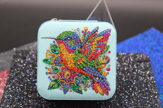 Portable Diamond Painting Jewelry Box Teal with a Multi colored Hummingbird