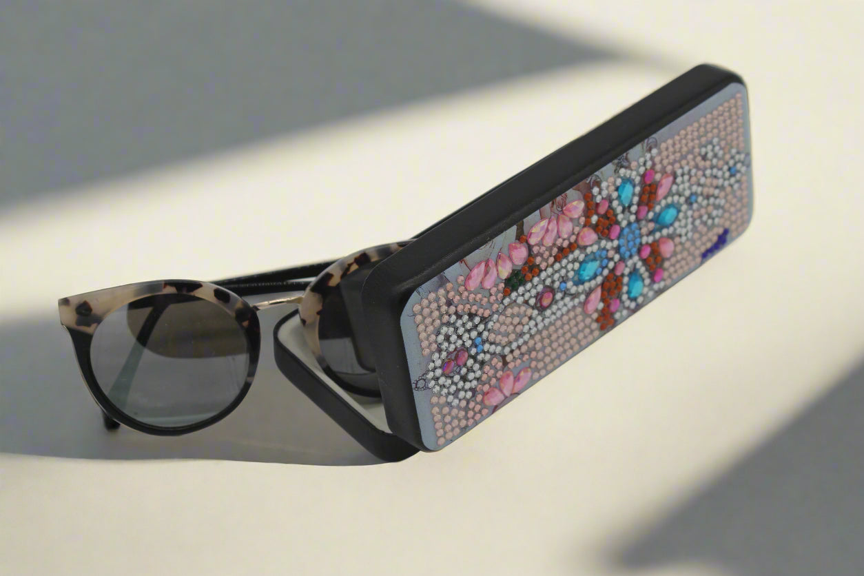 Beautifully Adorned Diamond Art Multi Colored Cross Glass Case