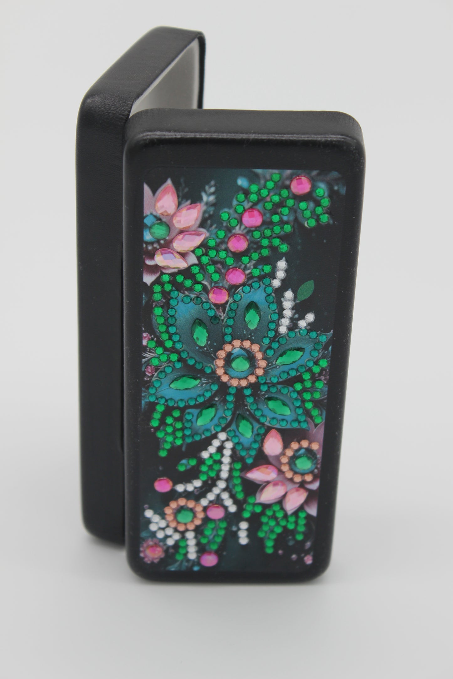 Beautifully Diamond Art Multi Colored Flowered Eye Glass Case
