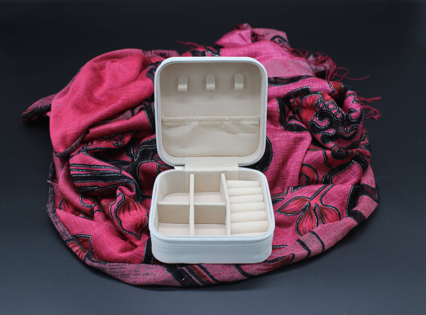 Portable Square Diamond Art Jewelry Storage Box with Marilyn Monroe Surrounded by Silver Red and Clear Crystals