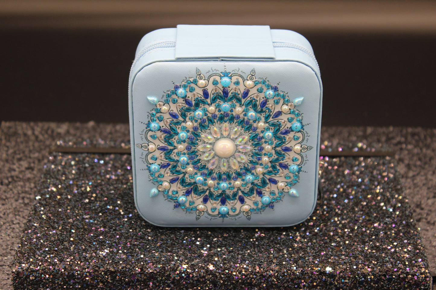 Portable Square Diamond Art Spiral Jewelry Storage Box with White, Silver, and Blue Gems