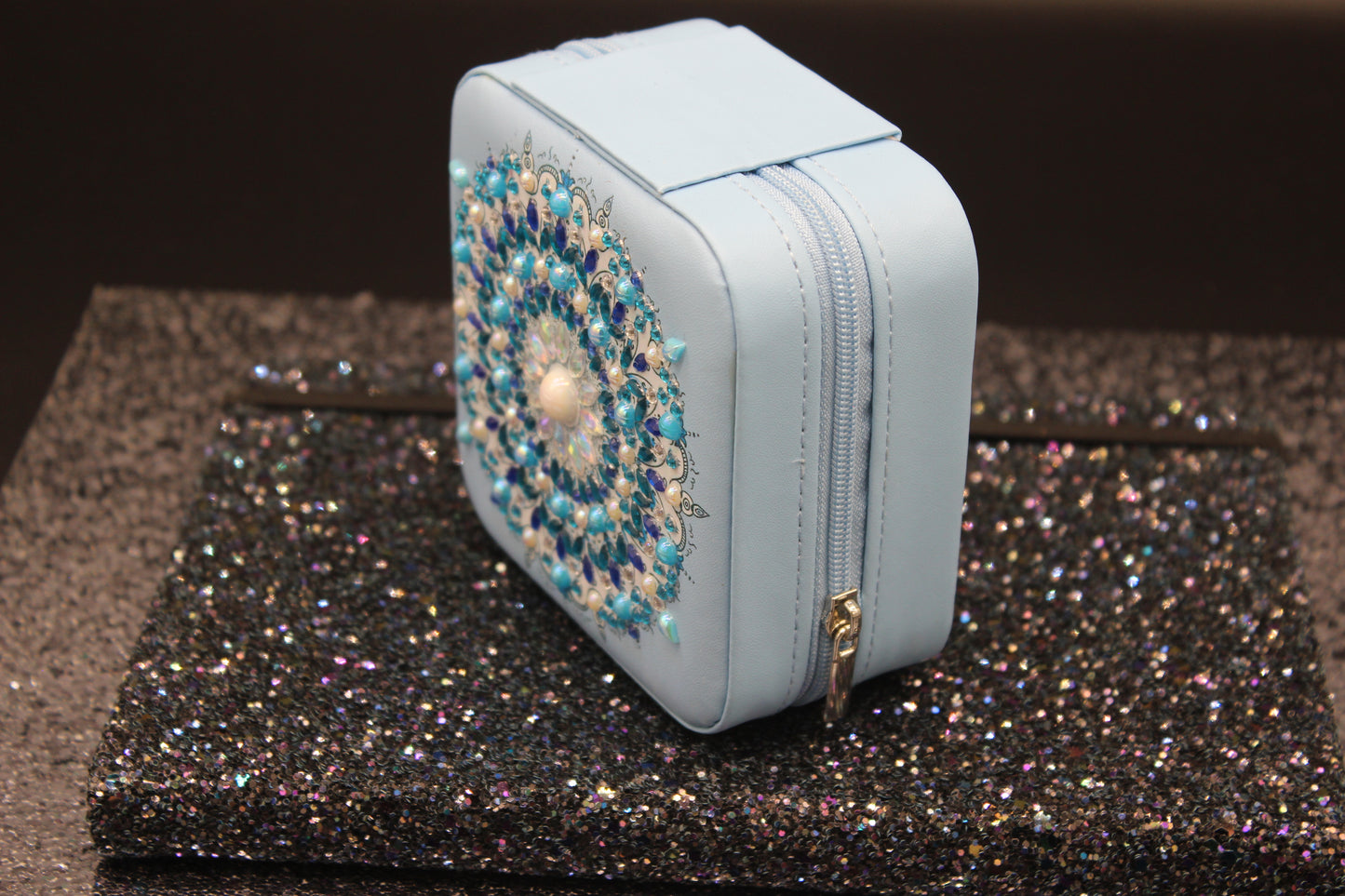Portable Square Diamond Art Spiral Jewelry Storage Box with White, Silver, and Blue Gems