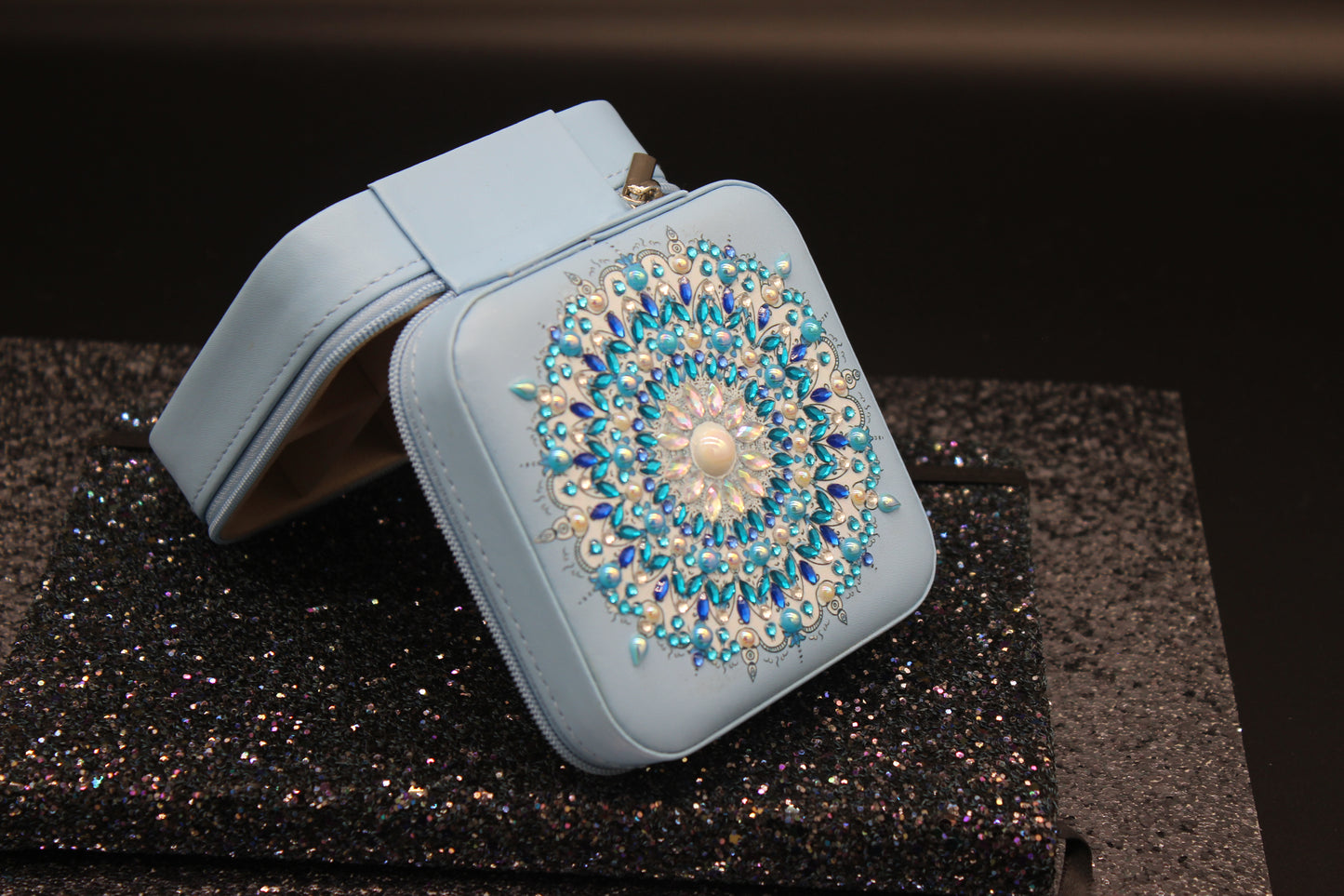 Portable Square Diamond Art Spiral Jewelry Storage Box with White, Silver, and Blue Gems