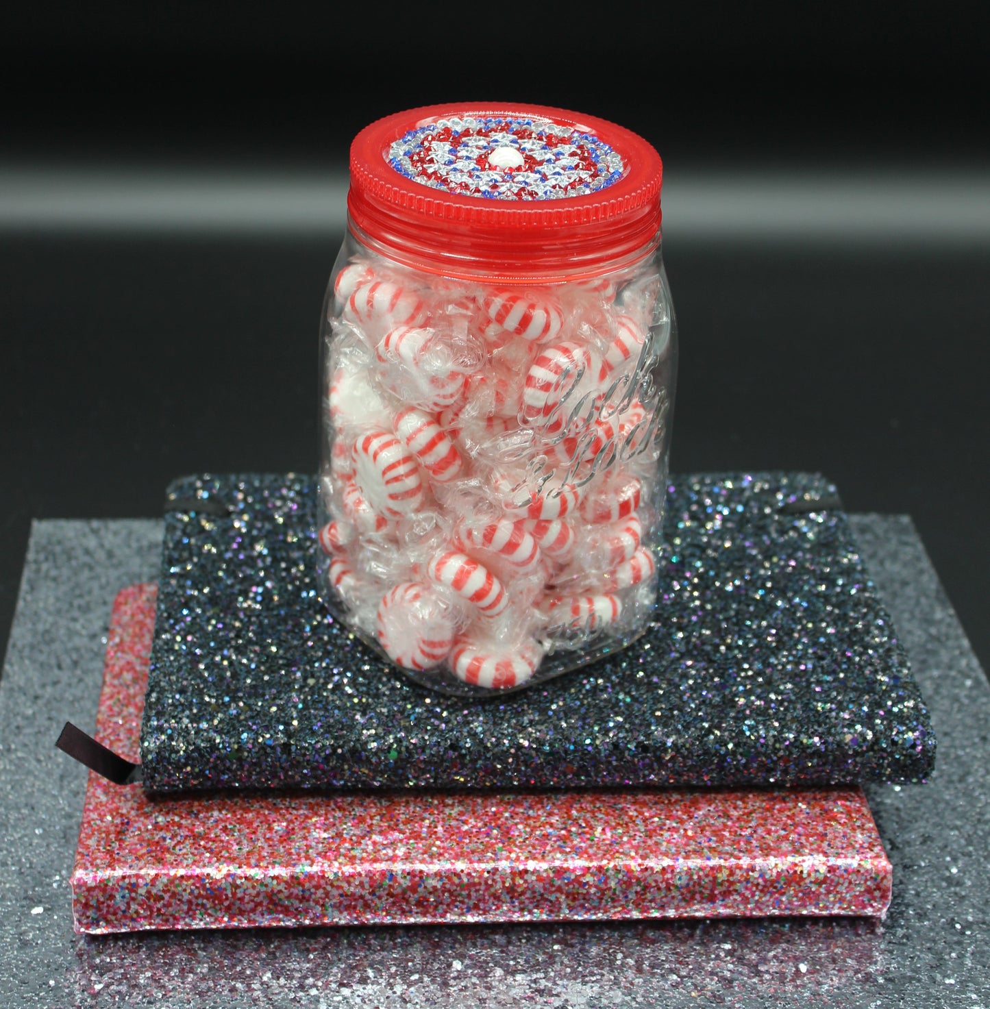 Diamond Art Custom Design Plastic Mason Jar with Custom Design Red Lid with Red and White and Blue Stones