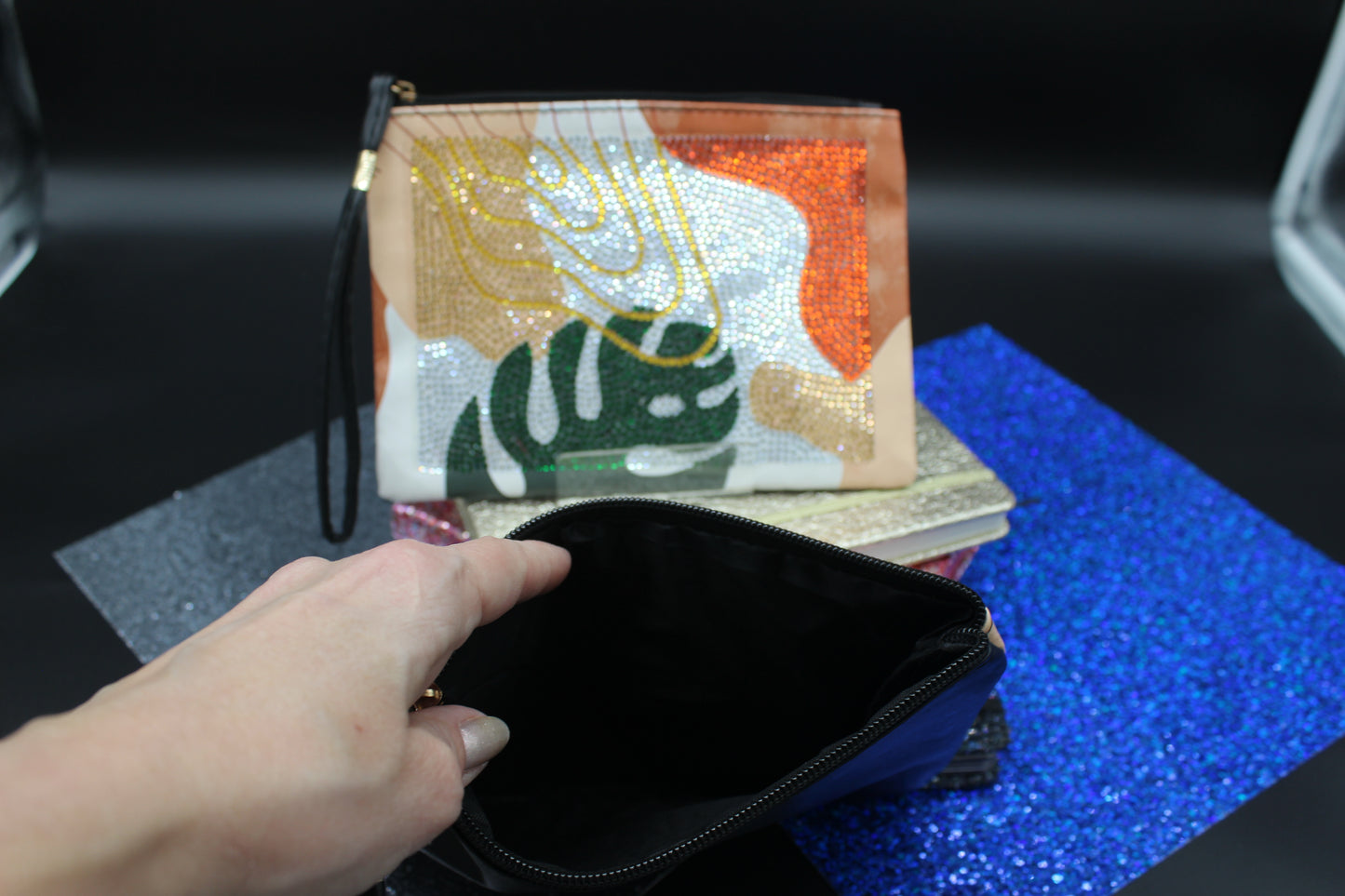 Gorgeous Traveling Tropical Clutch Purse (2) / Makeup Bag / Art Wristlet