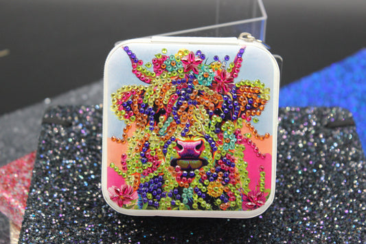 Portable Diamond Painting Jewelry Box featuring a Colorful Miniature Cow