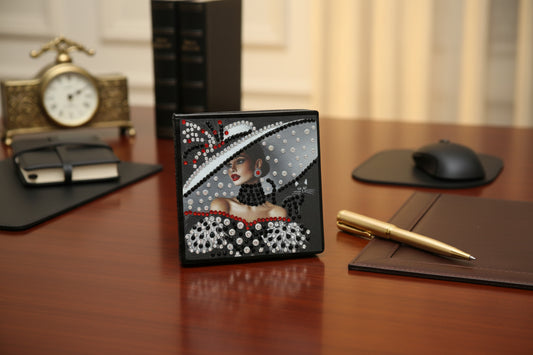 Diamond Art Paper Notepad Holder with a Lady wearing a large Spring White Hat